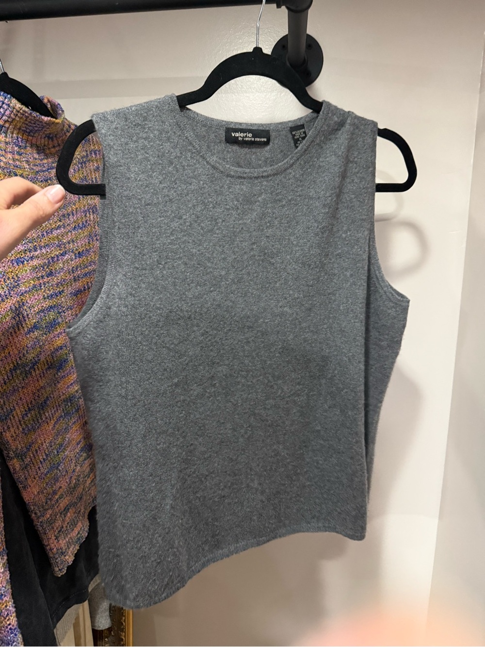 Valerie Stevens Gray Sleeveless 100% cashmere sweater